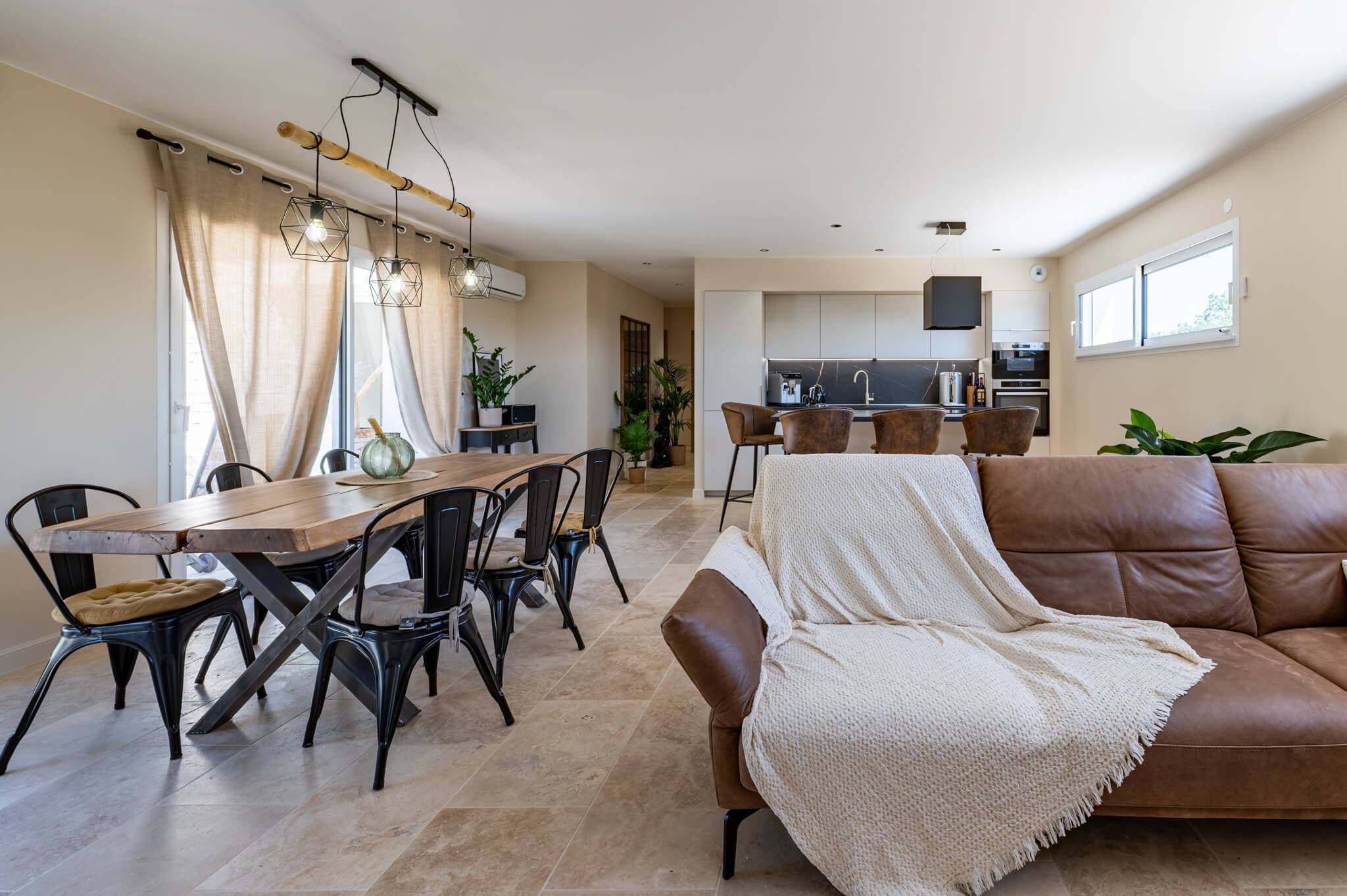 ✨ Vous cherchez une entreprise de peinture à Voiron ou un peintre en bâtiment à…